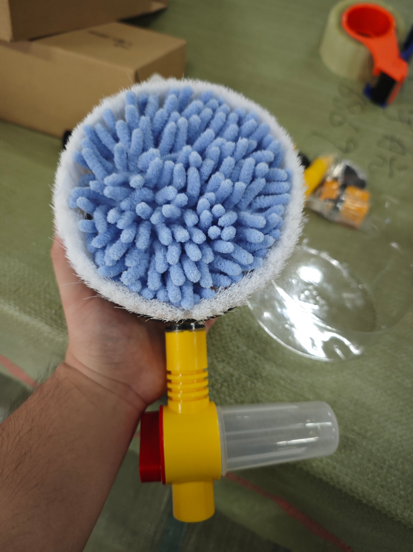 🚗 Kit de Limpieza para Auto 360° – Cepillo Giratorio con Espuma en Aerosol 🧼✨