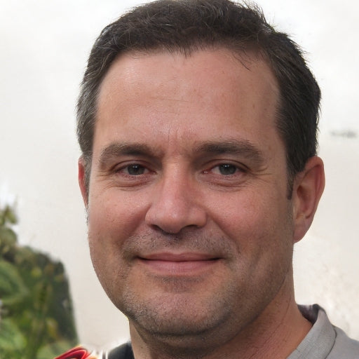 <em>Carlos R.</em>